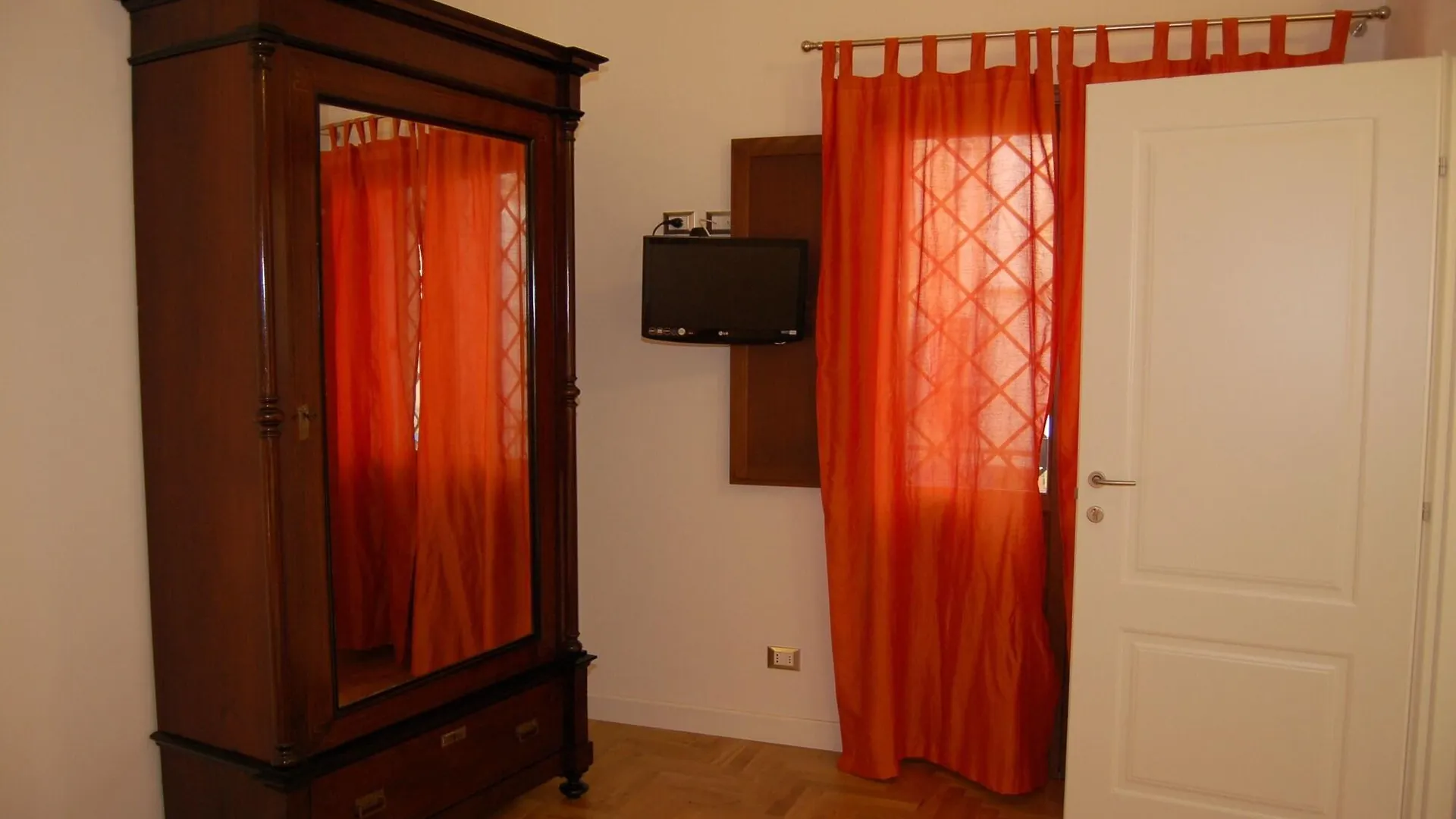 פלרמו Federico Secondo B&B 3*,  איטליה