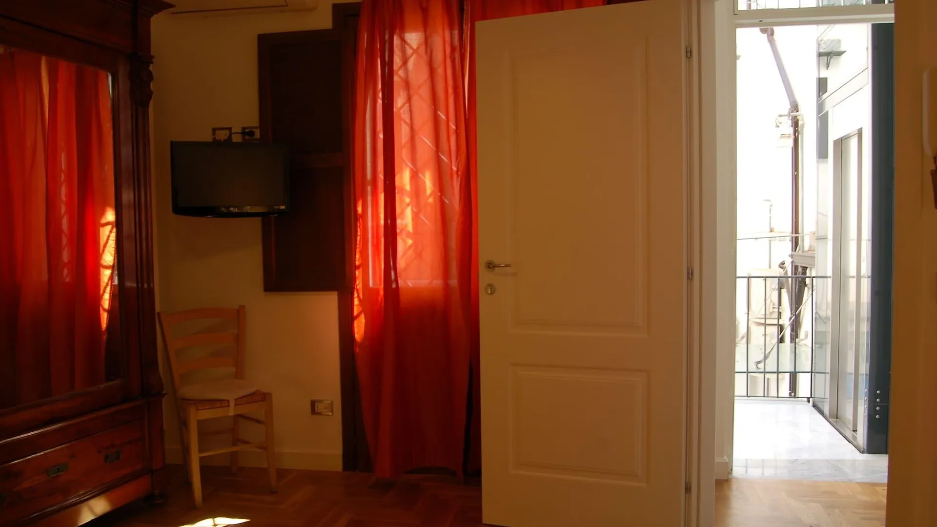 לינה וארוחת בוקר פלרמו Federico Secondo B&B
