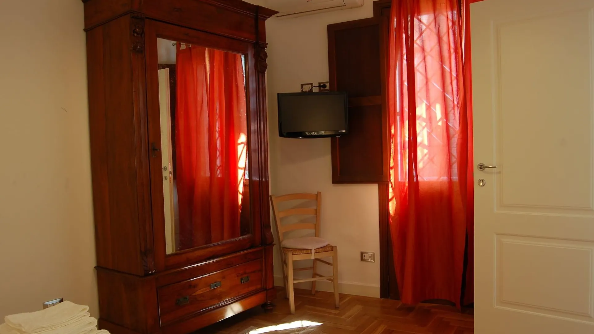 פלרמו Federico Secondo B&B לינה וארוחת בוקר